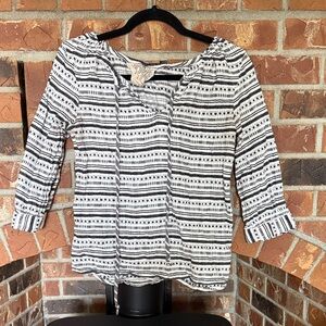 Ace & Jig black and white textured top. Size small.